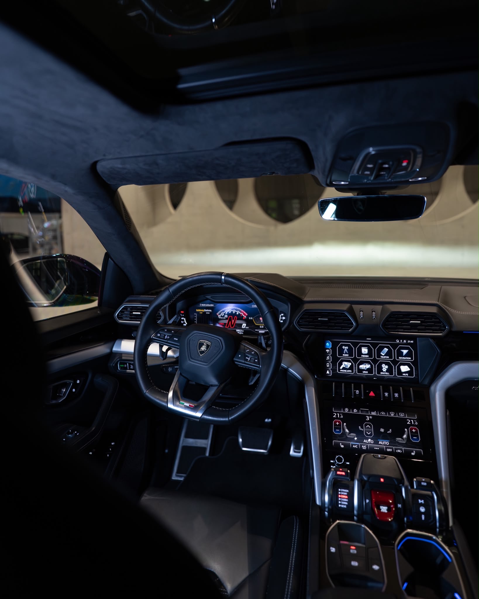 Lamborghini Urus Cockpit